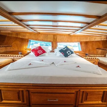 Hka Neta Yachting 船屋 费特希耶